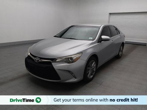 Used 2015 Toyota Camry SE FWD image 1