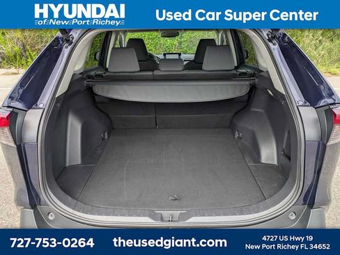 Used 2023 Toyota RAV4 XLE w/ Convenience Package FWD image 12
