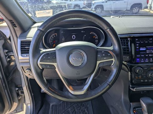 Used 2019 Jeep Grand Cherokee Altitude image 19