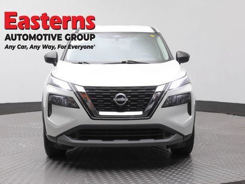 Used 2023 Nissan Rogue S AWD/4WD image 2