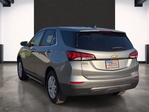 Used 2024 Chevrolet Equinox LT FWD image 3