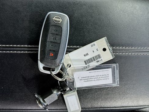Used 2025 Nissan Sentra SV FWD image 35