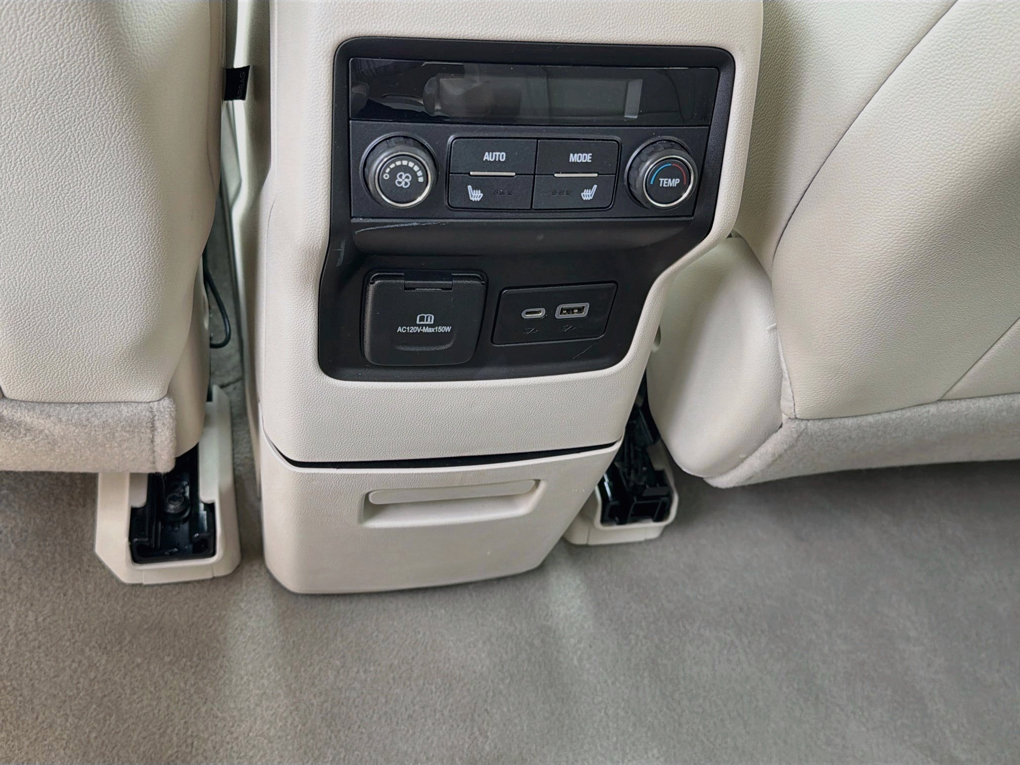 Used 2022 GMC Acadia Denali w/ Denali Ultimate Package FWD image 20