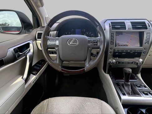 Used 2018 Lexus GX 460 Luxury w/ Preferred Accessory Package AWD/4WD image 6