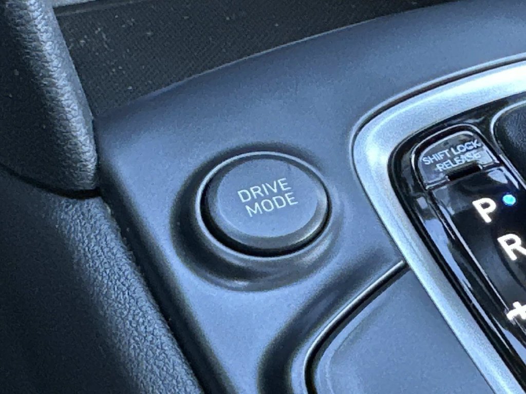 Used 2021 Hyundai Kona SE AWD/4WD image 38