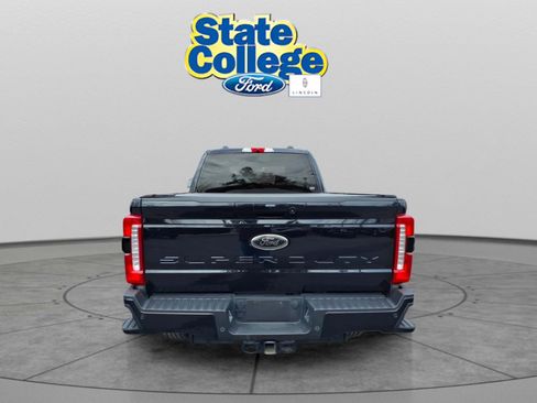 Used 2025 Ford F250 Lariat w/ Black Appearance Package image 5