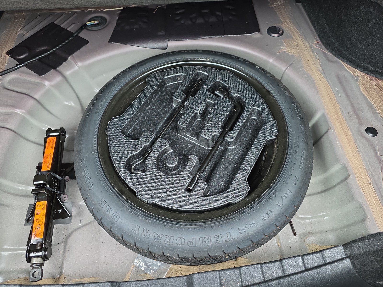 Used 2024 Nissan Sentra SV FWD image 9