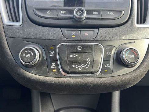 Used 2022 Chevrolet Malibu RS image 39