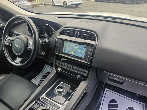 Used 2017 Jaguar F-PACE Premium AWD/4WD image 56