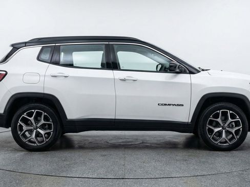 Used 2025 Jeep Compass Limited AWD/4WD image 11