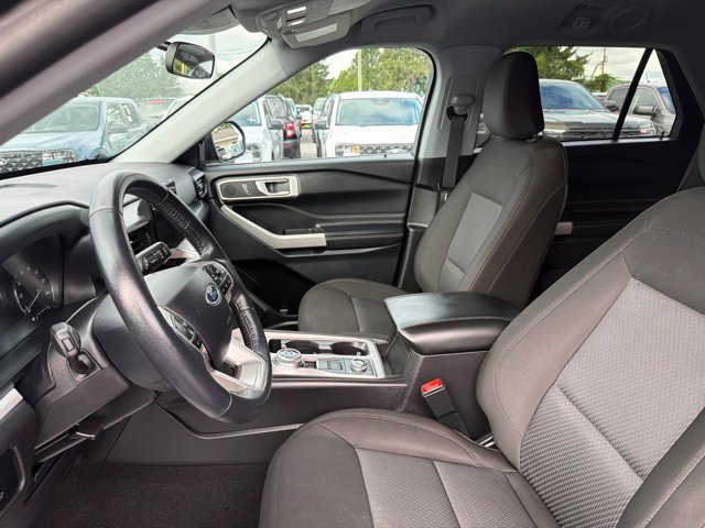 Used 2023 Ford Explorer XLT AWD/4WD image 18