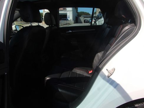 Used 2017 Volkswagen GTI Autobahn FWD image 11