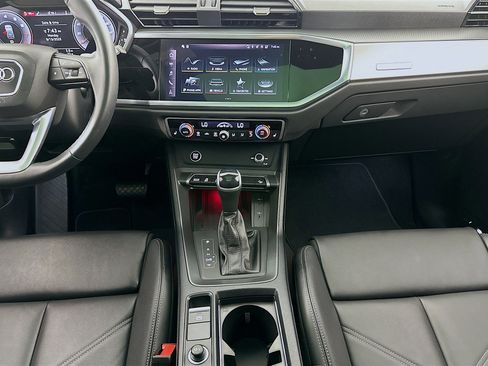 Used 2024 Audi Q3 2.0T Premium Plus w/ Premium Plus Package image 11