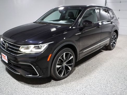 Used 2022 Volkswagen Tiguan SEL R-Line image 34