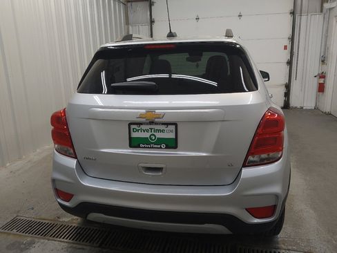 Used 2018 Chevrolet Trax LT w/ LT Convenience Package FWD image 7