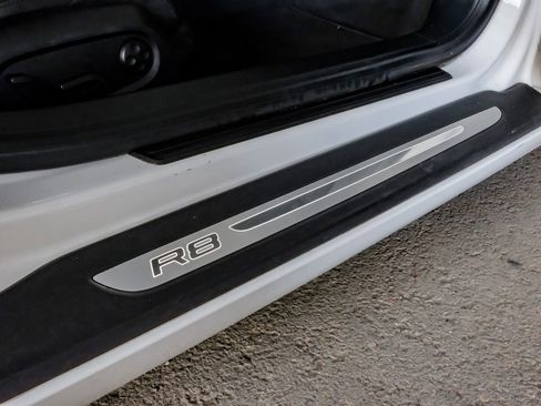 Used 2011 Audi R8 V8 image 28