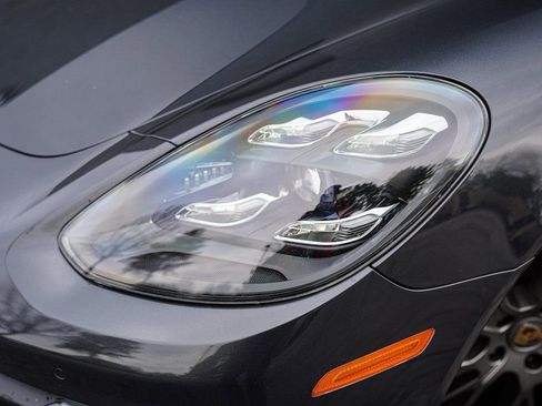 Used 2022 Porsche Panamera Platinum Edition image 3