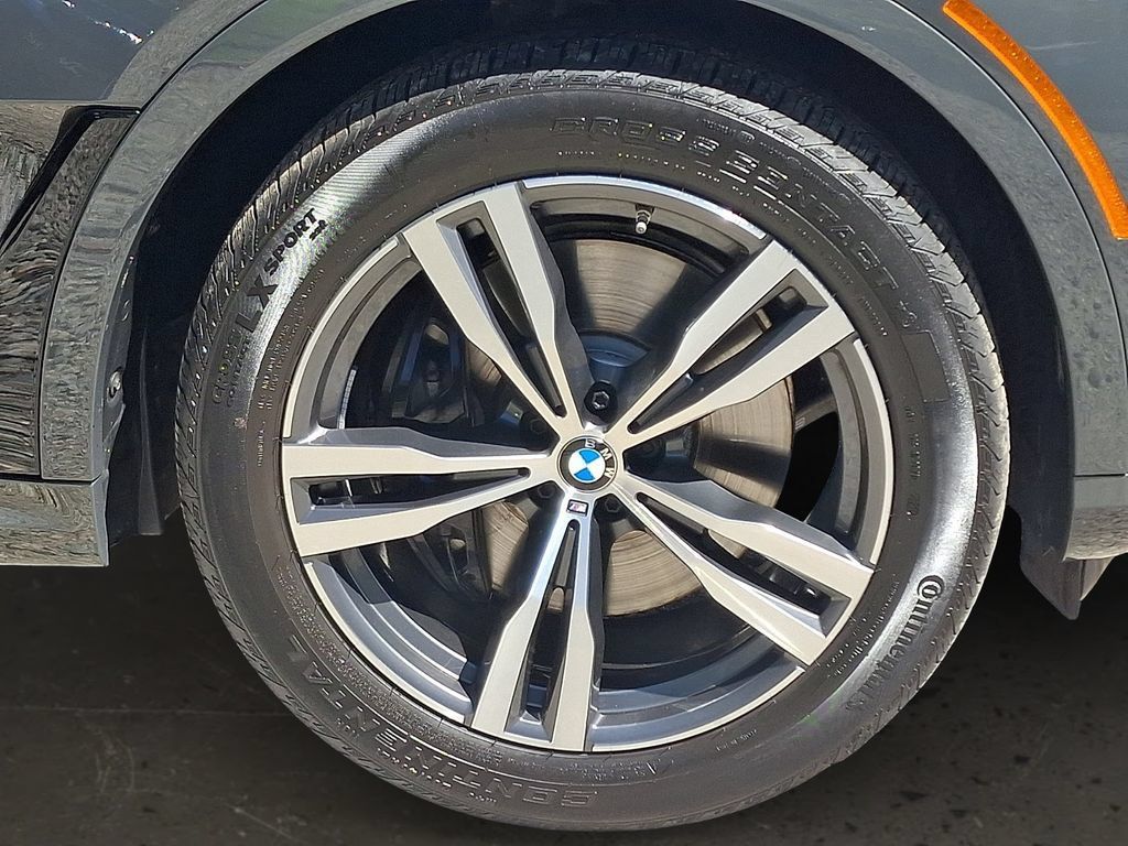 Used 2026 BMW X7 xDrive40i w/ M Sport Package AWD/4WD image 9