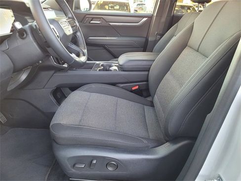 Used 2025 GMC Acadia Elevation image 15