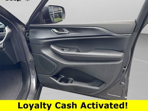 New 2025 Jeep Grand Cherokee Laredo w/ Luxury Tech Group I image 36