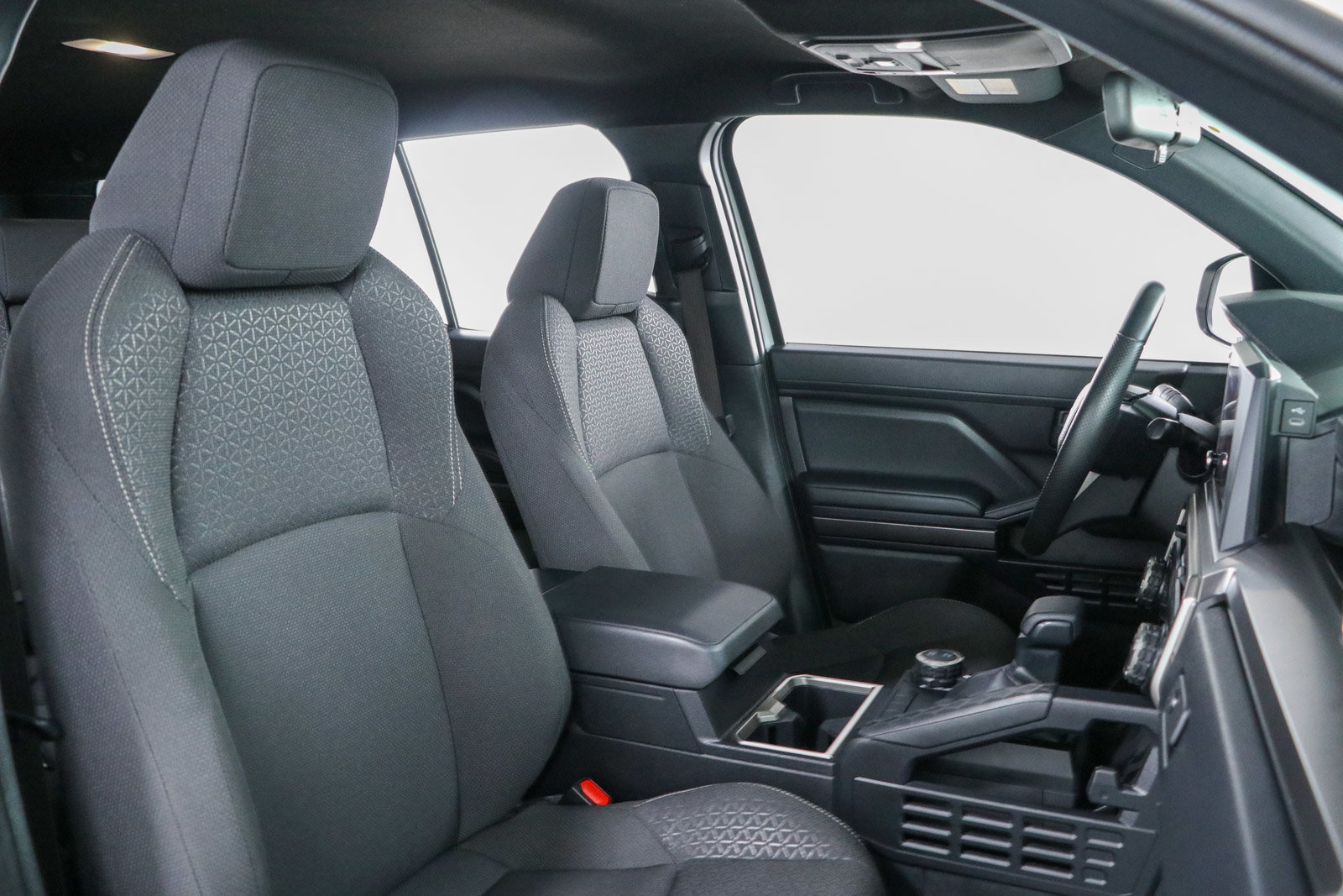 Used 2025 Toyota 4Runner SR5 AWD/4WD image 28
