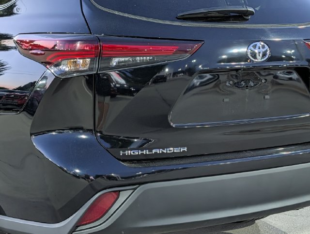 Used 2026 Toyota Highlander XLE AWD/4WD image 8