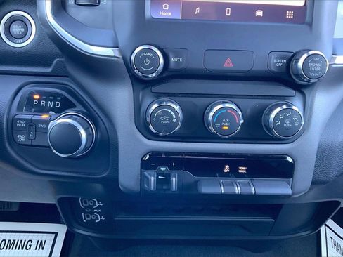 Used 2024 RAM 2500 Big Horn w/ Bed Utility Group image 17