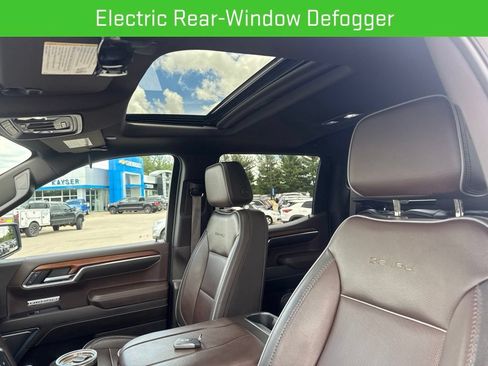 Used 2023 GMC Sierra 1500 Denali w/ Denali Reserve Package AWD/4WD image 24