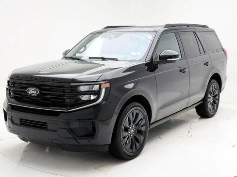 Used 2025 Ford Expedition Platinum w/ Stealth Appearance Package AWD/4WD image 2