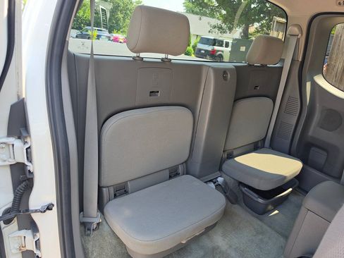 Used 2014 Nissan Frontier S w/ S Preferred Package RWD image 11