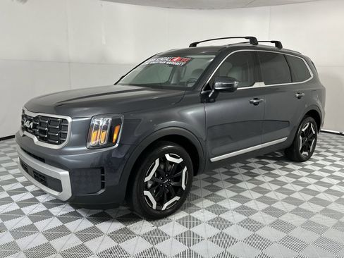 Used 2024 Kia Telluride S FWD image 4