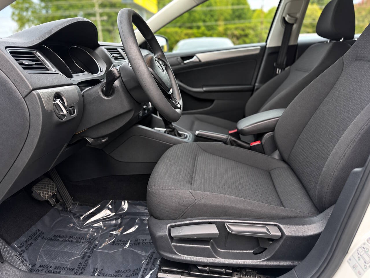 Used 2016 Volkswagen Jetta SE FWD image 10