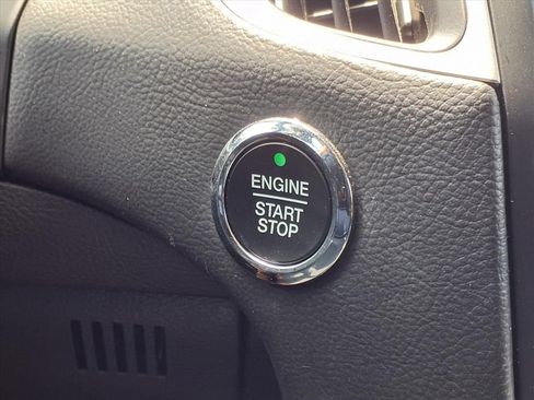 Used 2024 Ford Edge SEL AWD/4WD image 25