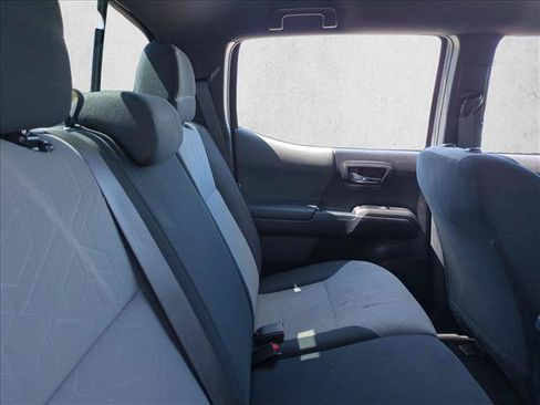 Certified 2020 Toyota Tacoma TRD Off-Road AWD/4WD image 18