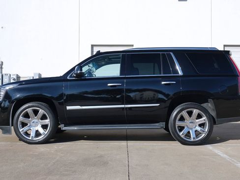 Used 2020 Cadillac Escalade Luxury image 15