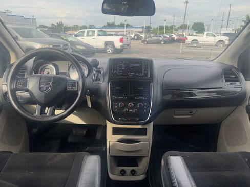 Used 2019 Dodge Grand Caravan SE w/ UConnect Hands-Free Group FWD image 20