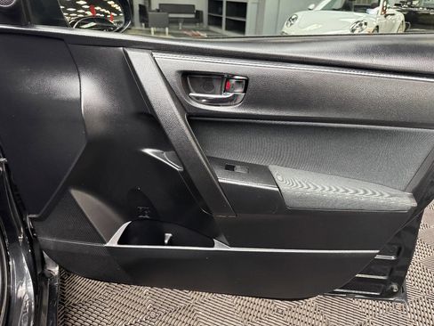 Used 2017 Toyota Corolla LE image 56