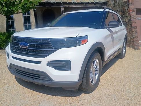 Used 2020 Ford Explorer XLT RWD image 5