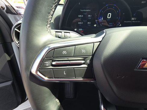 Used 2025 Chevrolet Equinox LT image 18