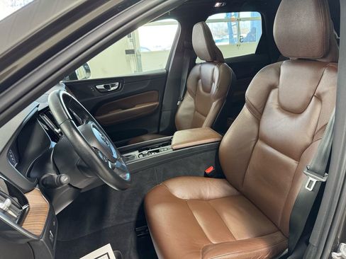 Used 2021 Volvo XC60 T5 Momentum image 20