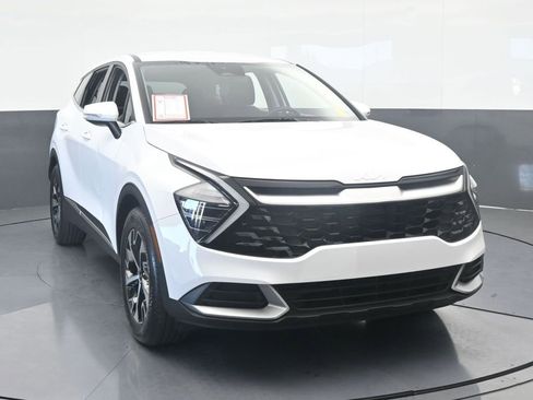 Used 2025 Kia Sportage EX image 9