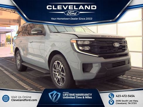 Used 2025 Ford Expedition Active RWD image 1