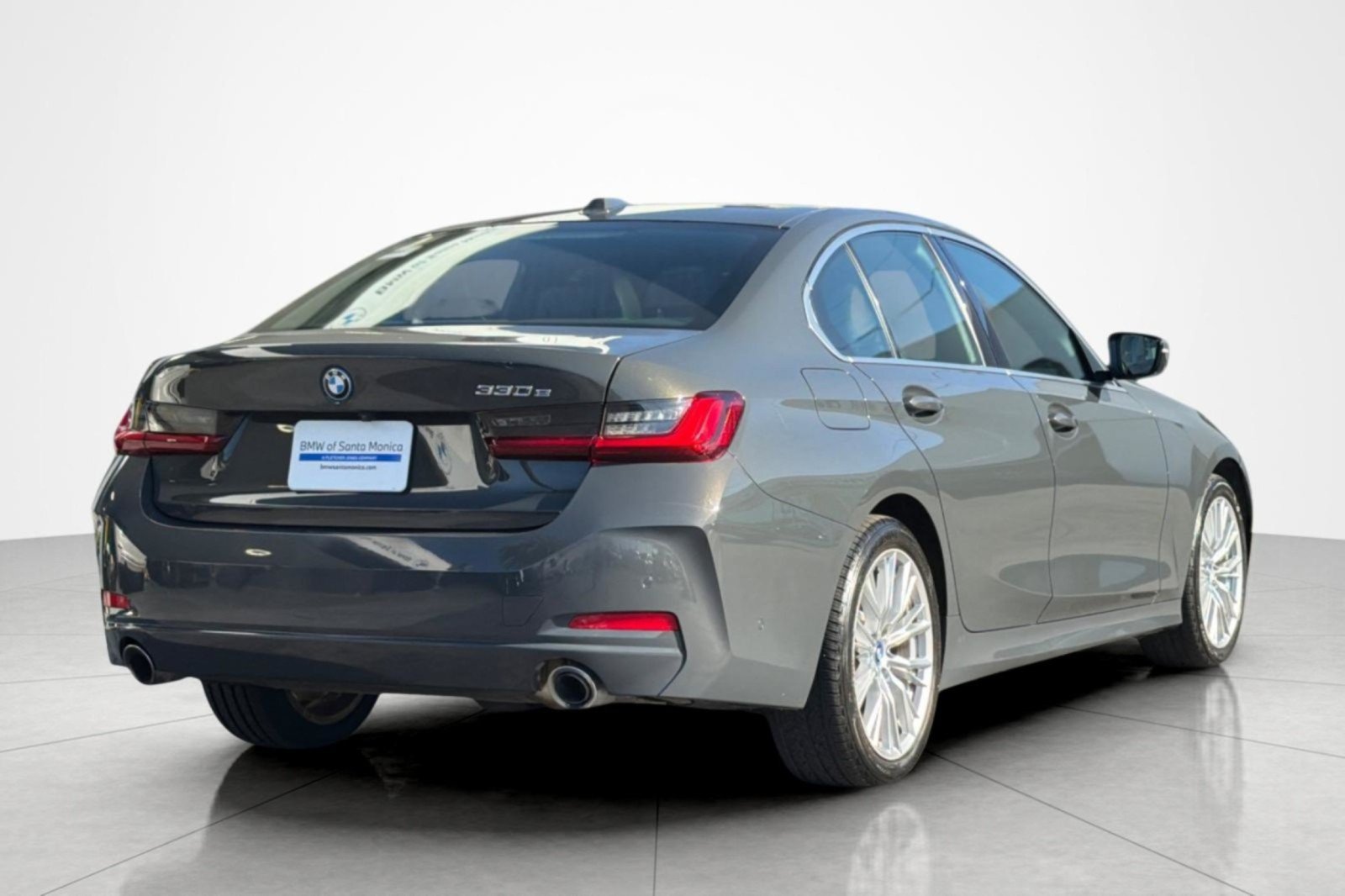 Used 2024 BMW 330e w/ Premium Package RWD image 5