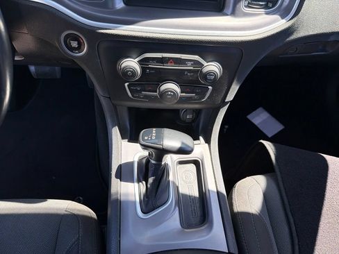 Used 2022 Dodge Charger SXT RWD image 17