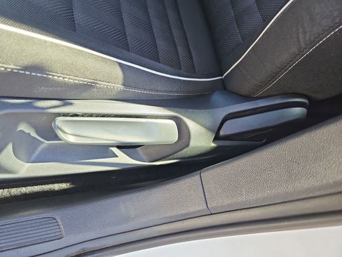 Used 2022 Volkswagen Jetta Sport image 32