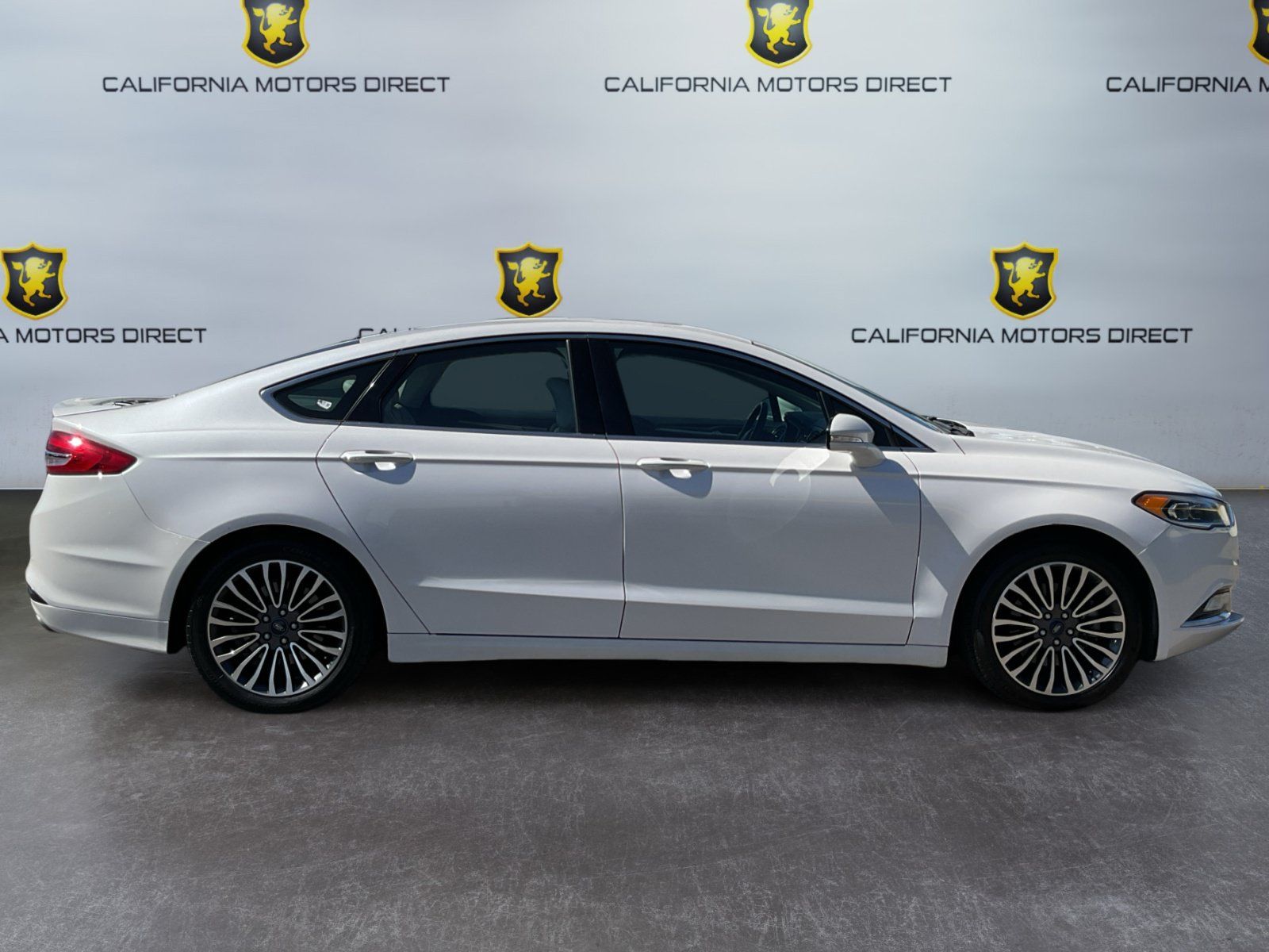 Used 2017 Ford Fusion Energi Titanium FWD image 4
