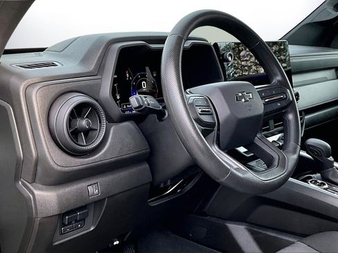 Used 2023 Chevrolet Colorado Trail Boss w/ Technology Package image 18