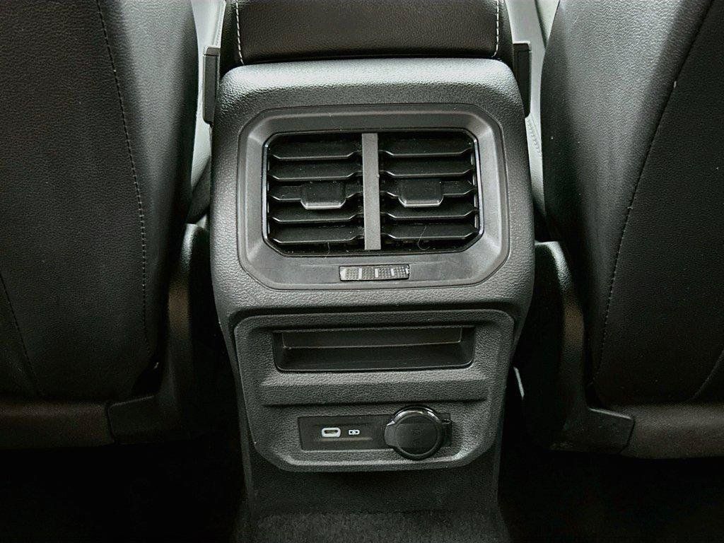 Certified 2024 Volkswagen Tiguan SE R-Line AWD/4WD image 25
