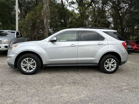 Used 2017 Chevrolet Equinox LT w/ Convenience Package image 3