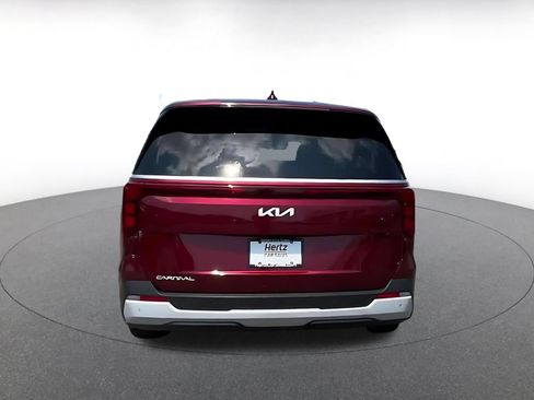 Used 2026 Kia Carnival FWD image 12